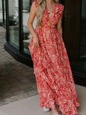 ADALYN PINK & RED
PAISLEY CUT-OUT MAXI DRESS by Aakaa
